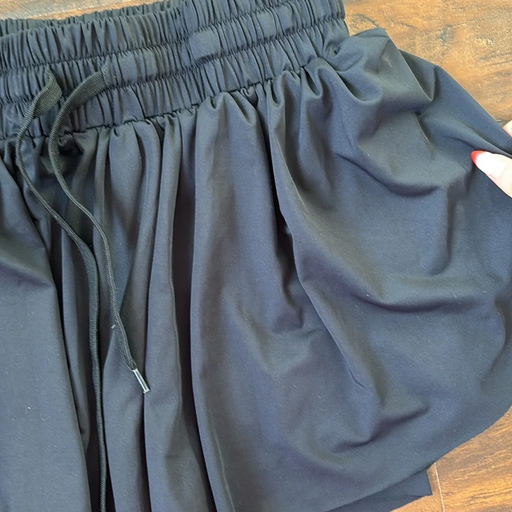 Amazon flowy shorts - Picture 3 of 3